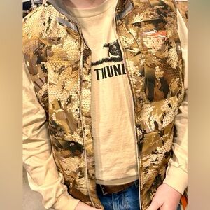 Sitka Dakota Vest Size M. Optifade Waterfowl Marsh Men’s Med. Camo Hunting Vest
